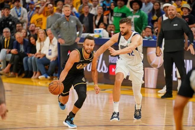 浓眉退场时 浓眉退场时