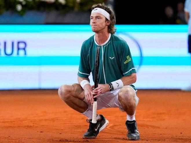 显得势不可 显得势不可