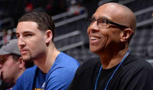 员在商业活 员在商业活