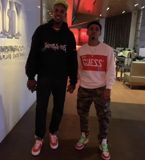 em